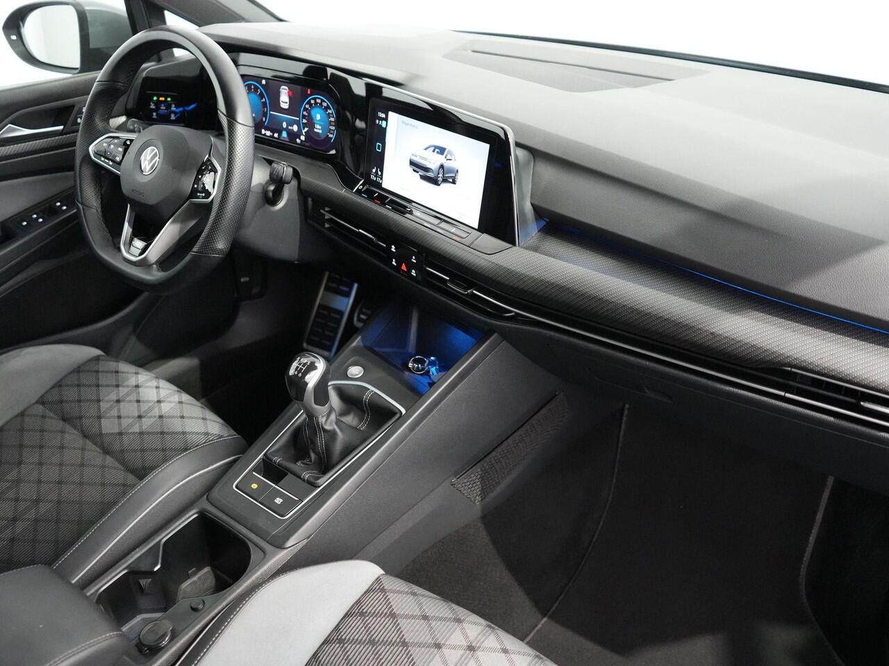 Volkswagen GOLF 1.5 TSI | 150PK | R-Line | ACC | Carplay |