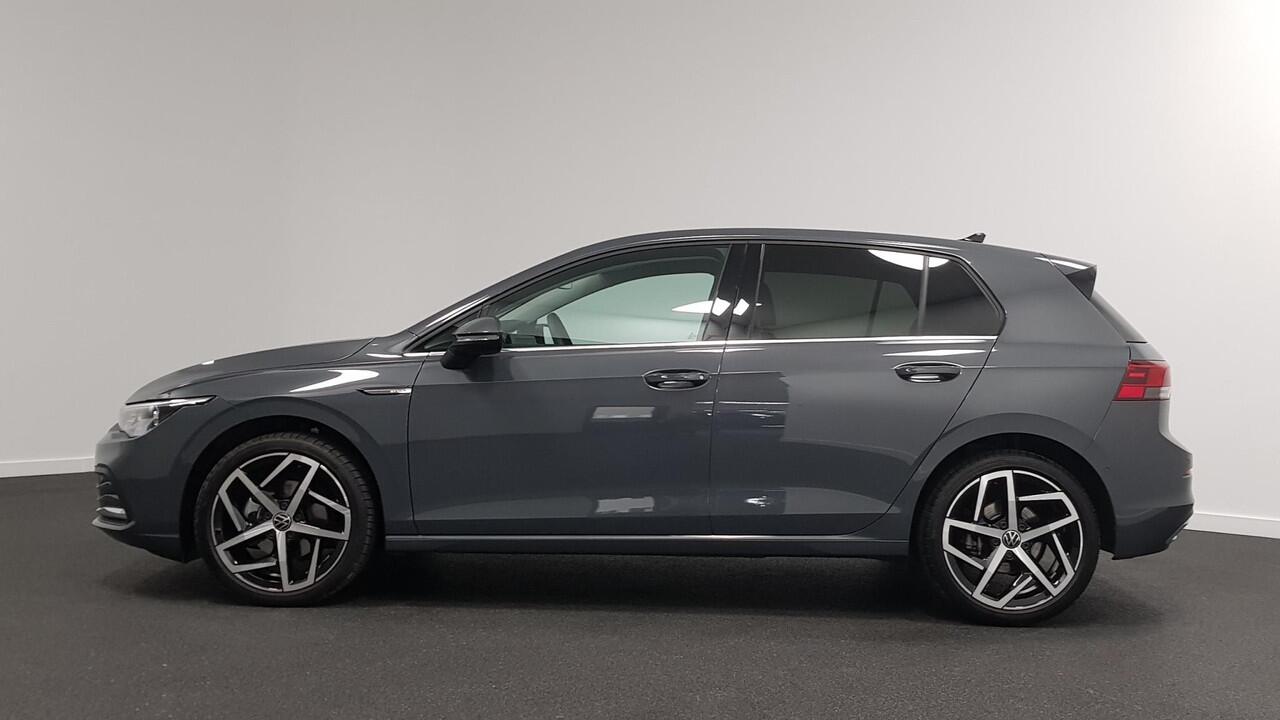 Volkswagen GOLF 1.5 eTSI 150pk DSG Style | Navigatie | Climate Control | Camera | Parkeer sensoren | 18" LMV| Led | Keyless entry | Stoelverwarming