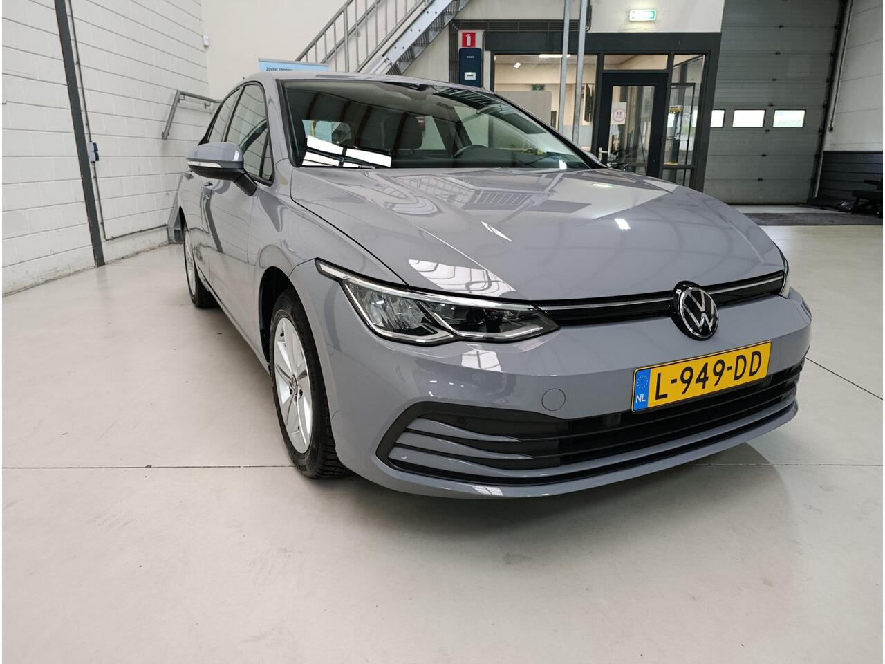 Volkswagen GOLF 1.0 eTSI Life Pdc V+A | Lmv | Automaat !