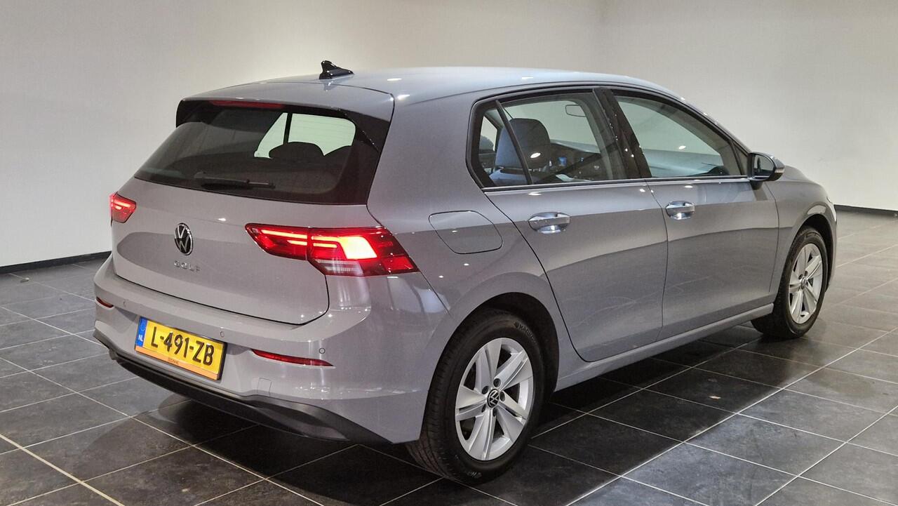 Volkswagen GOLF 1.0 TSI Life | Digitaal dashboard | Sfeerverlichting | Adaptive Cruise control |