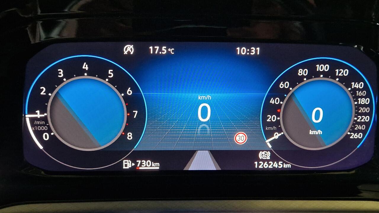 Volkswagen GOLF 1.0 TSI Life | Digitaal dashboard | Sfeerverlichting | Adaptive Cruise control |