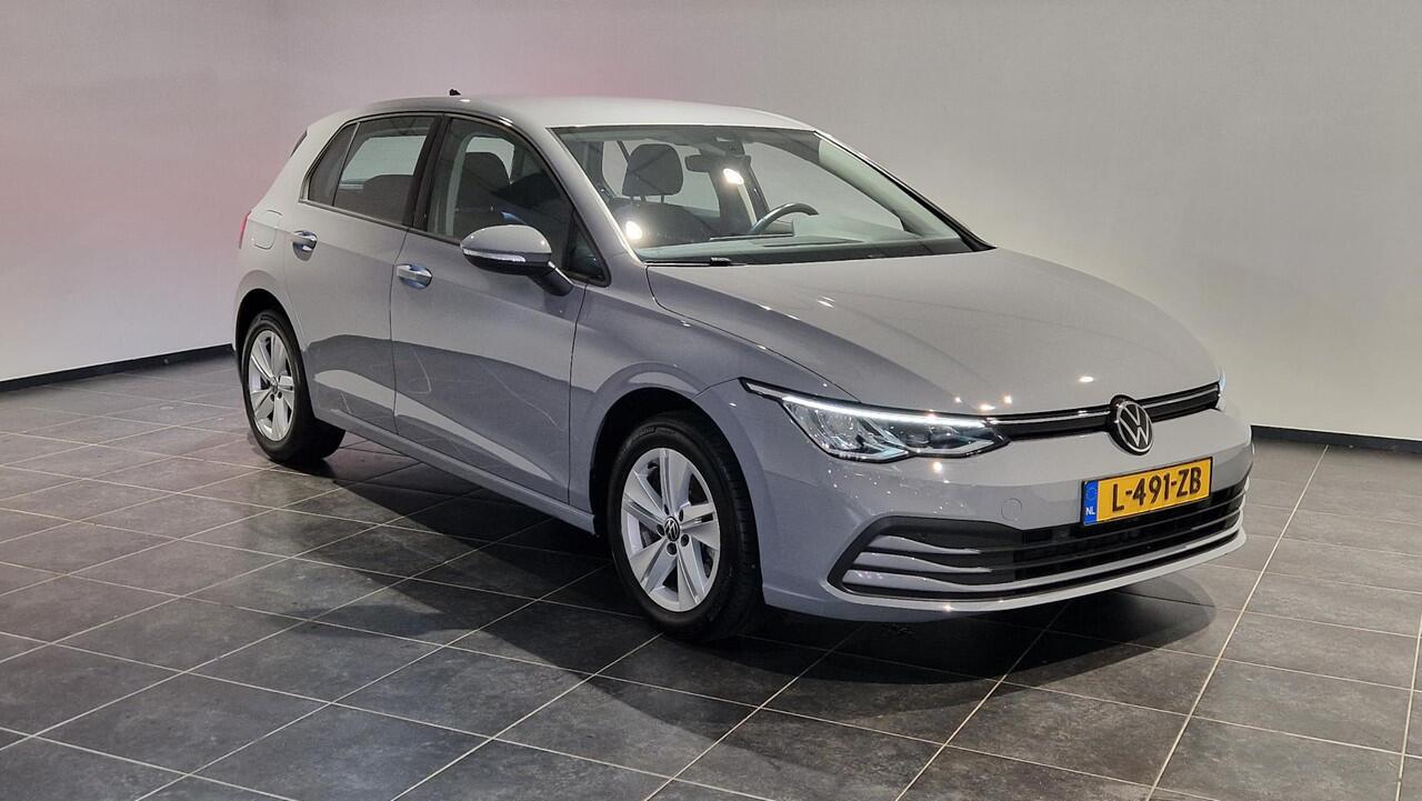 Volkswagen GOLF 1.0 TSI Life | Digitaal dashboard | Sfeerverlichting | Adaptive Cruise control |