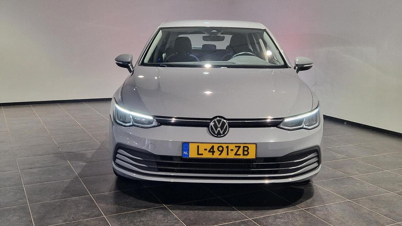 Volkswagen GOLF 1.0 TSI Life | Digitaal dashboard | Sfeerverlichting | Adaptive Cruise control |