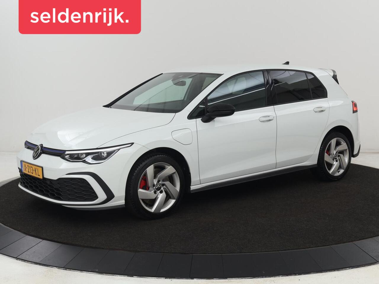 Volkswagen GOLF 1.4 eHybrid GTE | Camera | Adaptive cruise | Carplay | Navigatie | Sportstoelen | Full LED | Sfeerverlichting | PHEV
