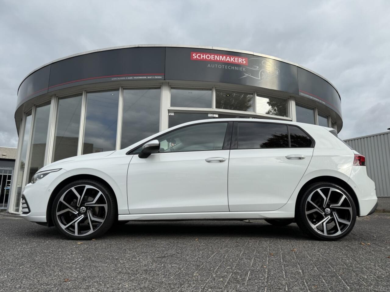 Volkswagen GOLF 1.0 eTSI Life Bns