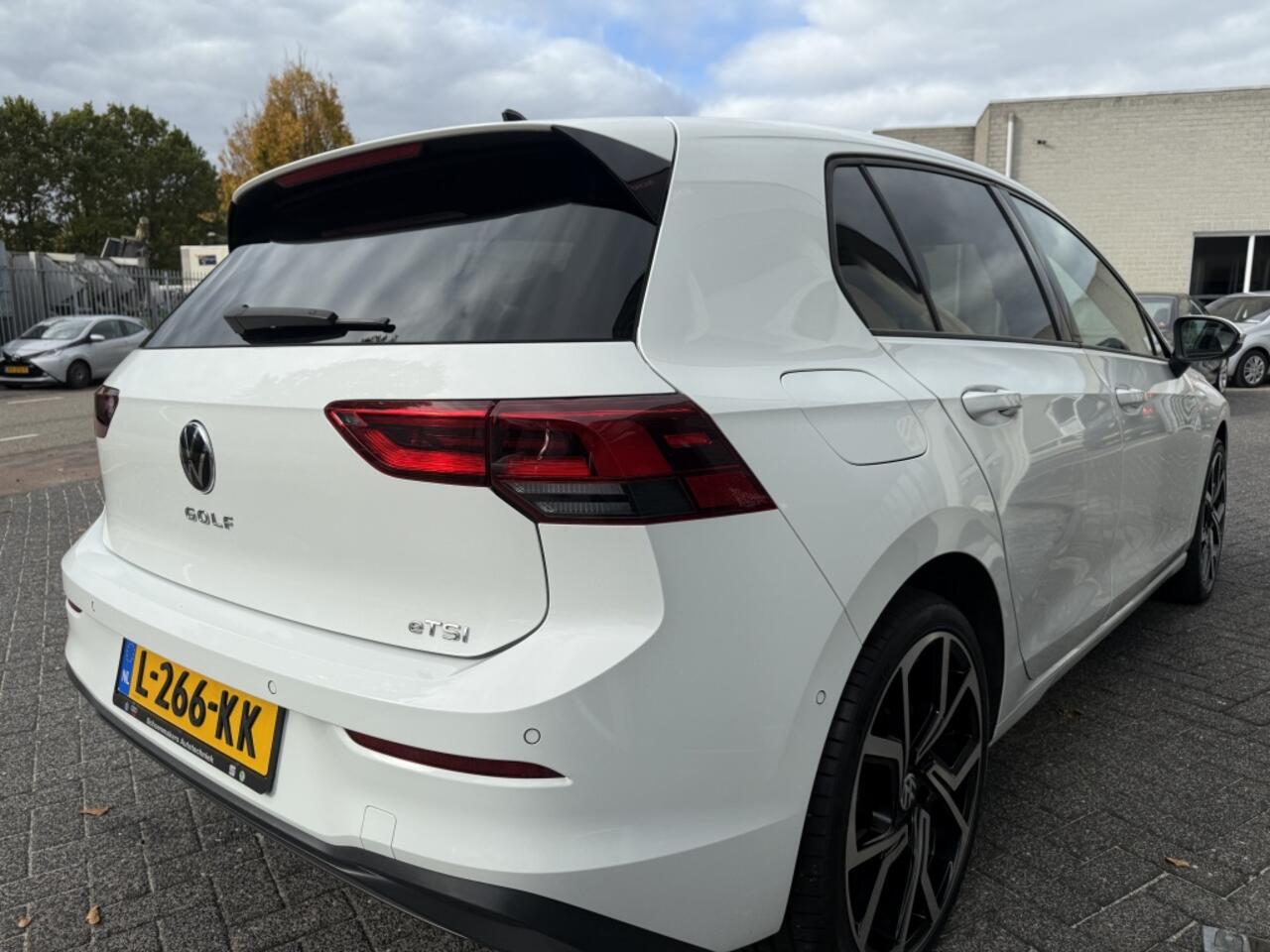 Volkswagen GOLF 1.0 eTSI Life Bns