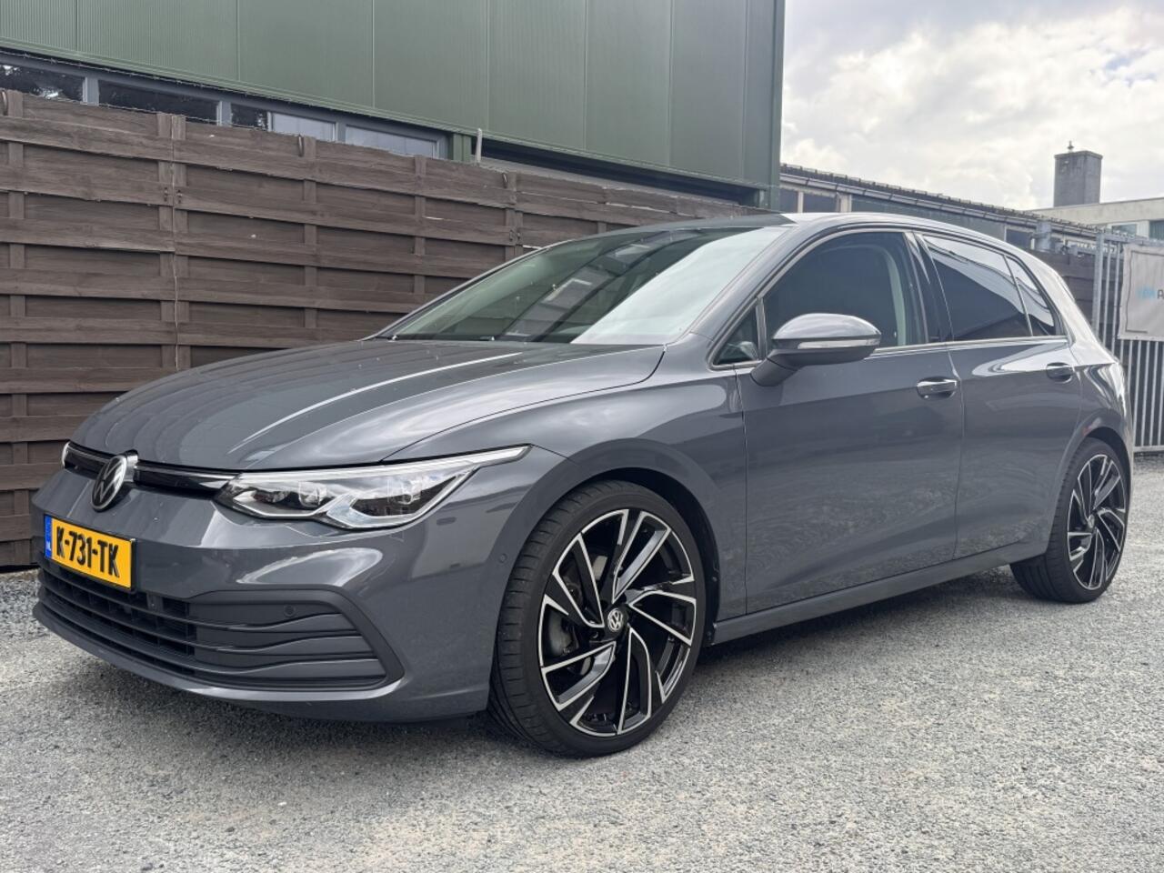 Volkswagen GOLF 1.0 eTSI Life / DISTRIBUTIE VV / 19'' LM / NL-AUTO