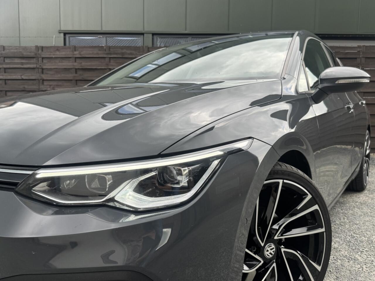 Volkswagen GOLF 1.0 eTSI Life / DISTRIBUTIE VV / 19'' LM / NL-AUTO