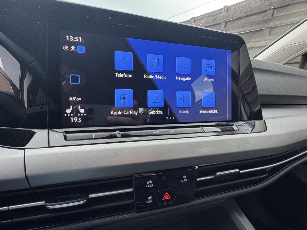 Volkswagen GOLF 1.0 eTSI Life / DISTRIBUTIE VV / 19'' LM / NL-AUTO