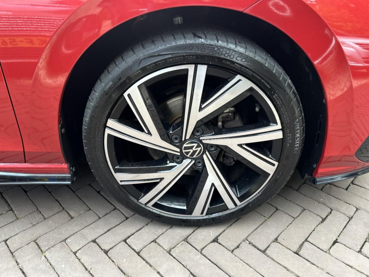 Volkswagen GOLF 1.5 TSI 130pk R-Line Navi, ACC, Carplay, Trekhaak elektr.