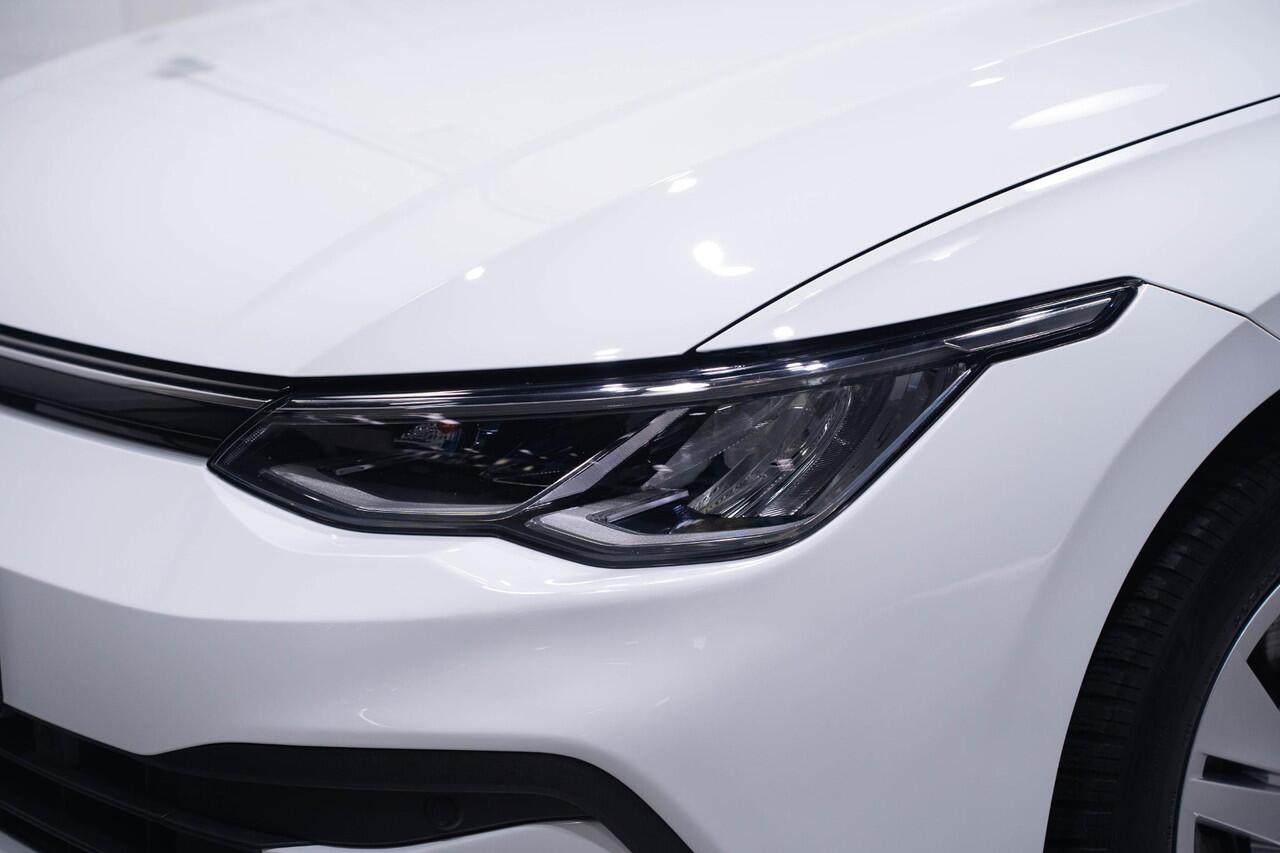 Volkswagen GOLF 1.0 eTSI Life Navi Camera PDC v+a Apple Carplay 1e Eig. NAP