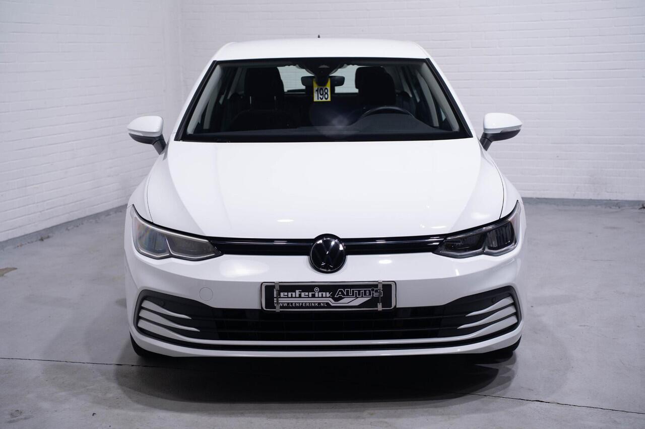 Volkswagen GOLF 1.0 eTSI Life Navi Camera PDC v+a Apple Carplay 1e Eig. NAP