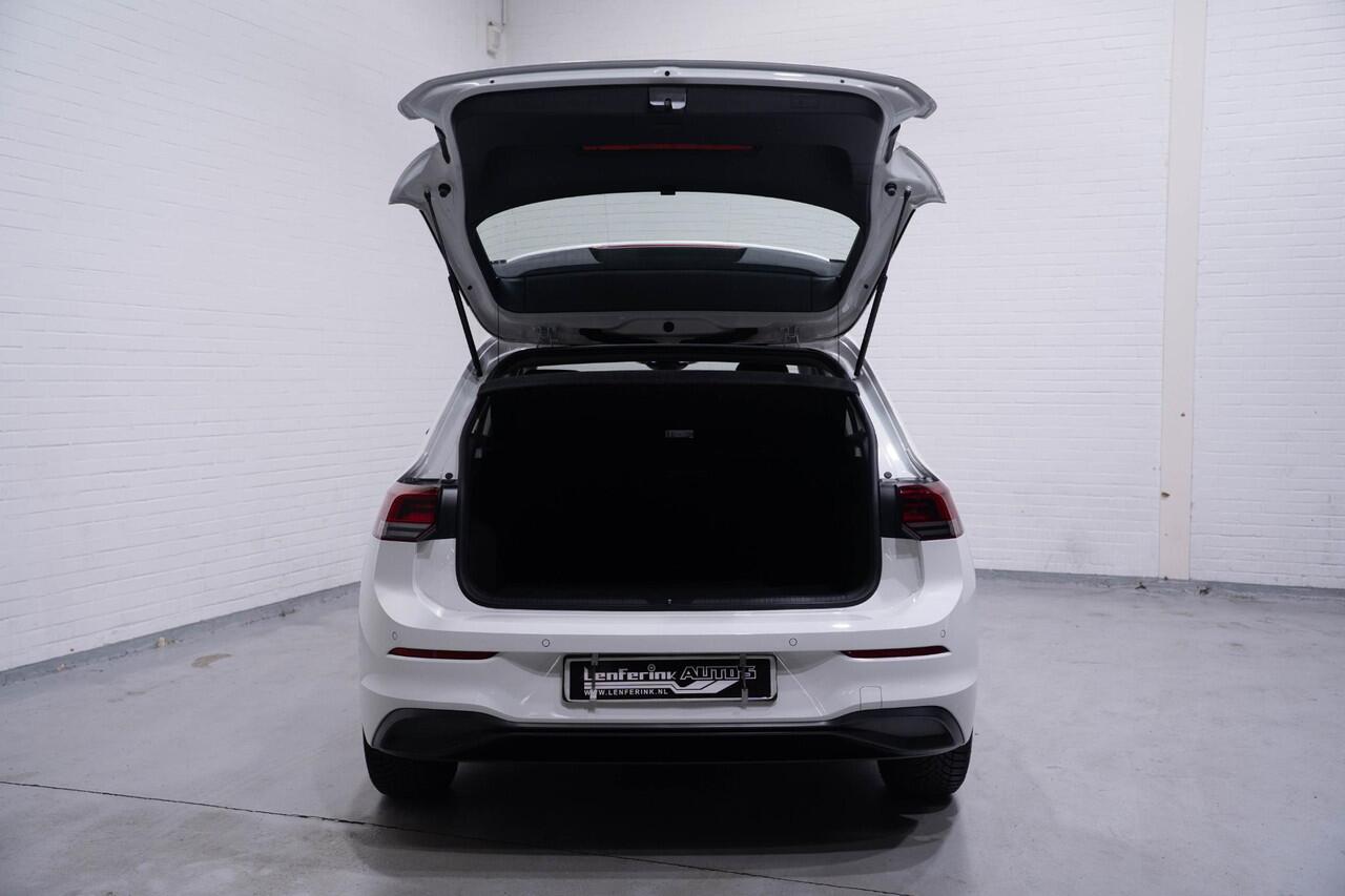 Volkswagen GOLF 1.0 eTSI Life Navi Camera PDC v+a Apple Carplay 1e Eig. NAP