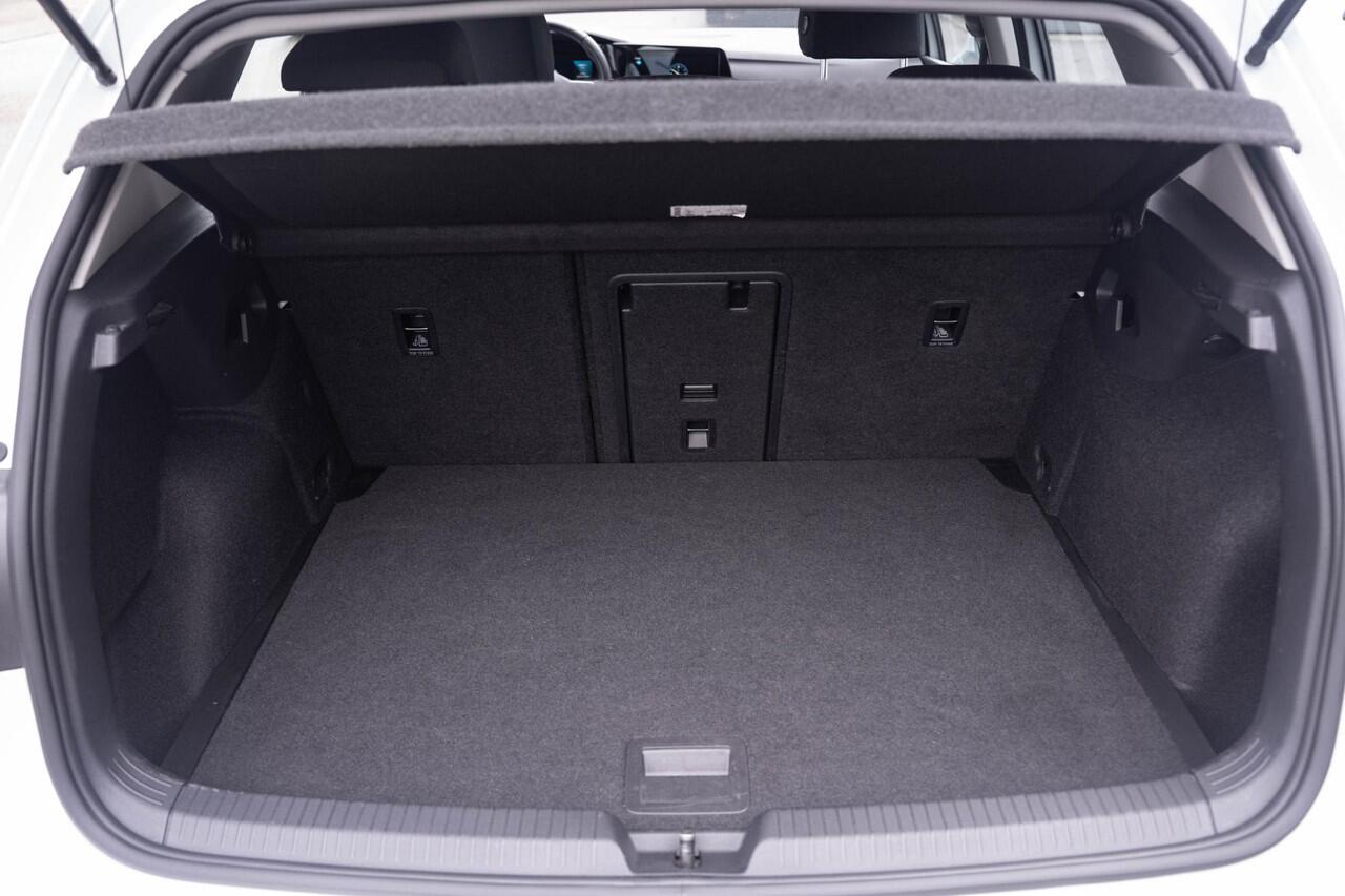 Volkswagen GOLF 1.0 eTSI Life Navi Camera PDC v+a Apple Carplay 1e Eig. NAP