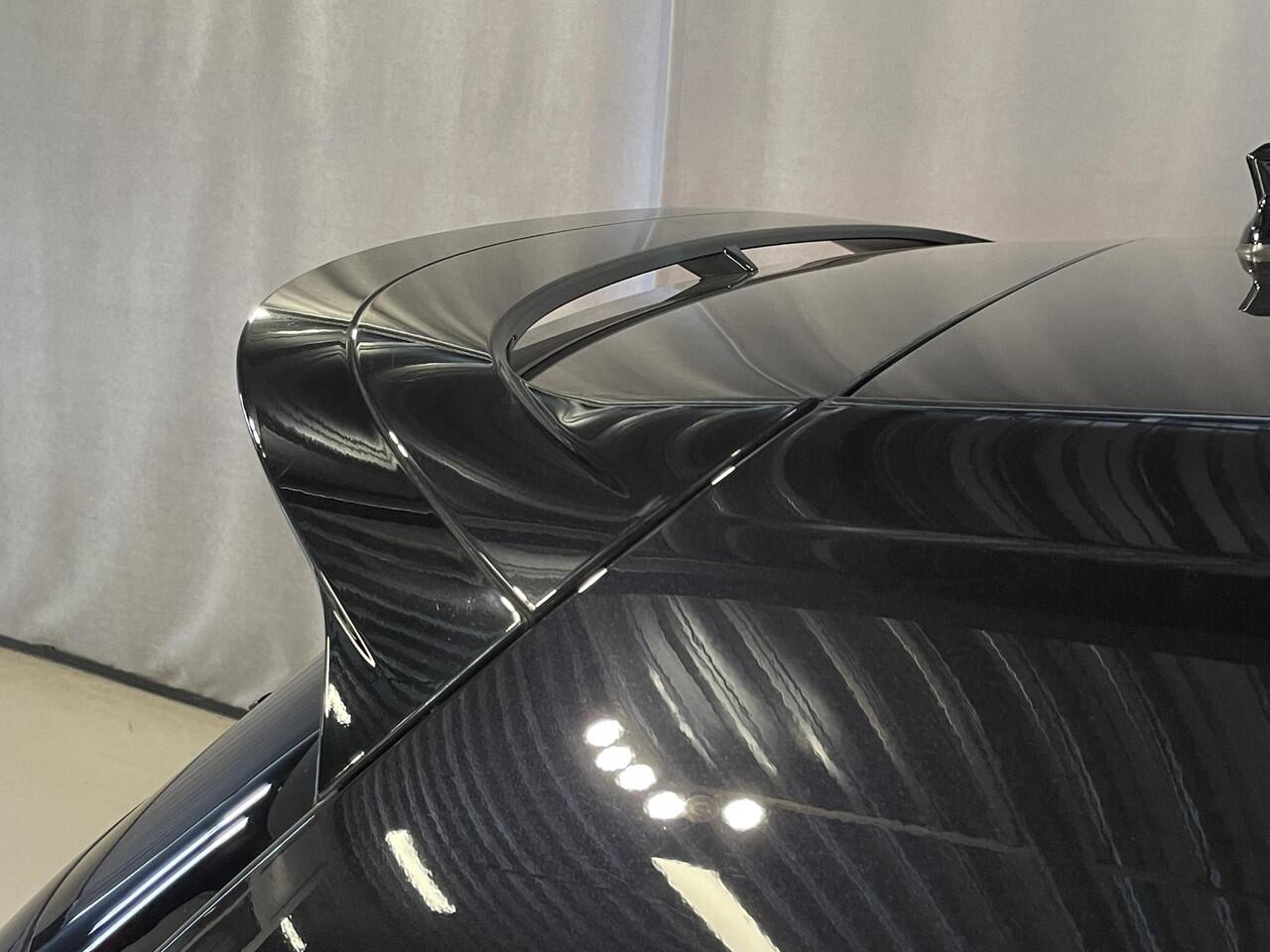 Volkswagen GOLF 2.0 TSI GTI Clubsport 19"/Panoramadak/H&K/IQ Lights/Black style/Dodehoek/Stoel + stuurverwarming/Keyless/Apple Carplay & Android Auto