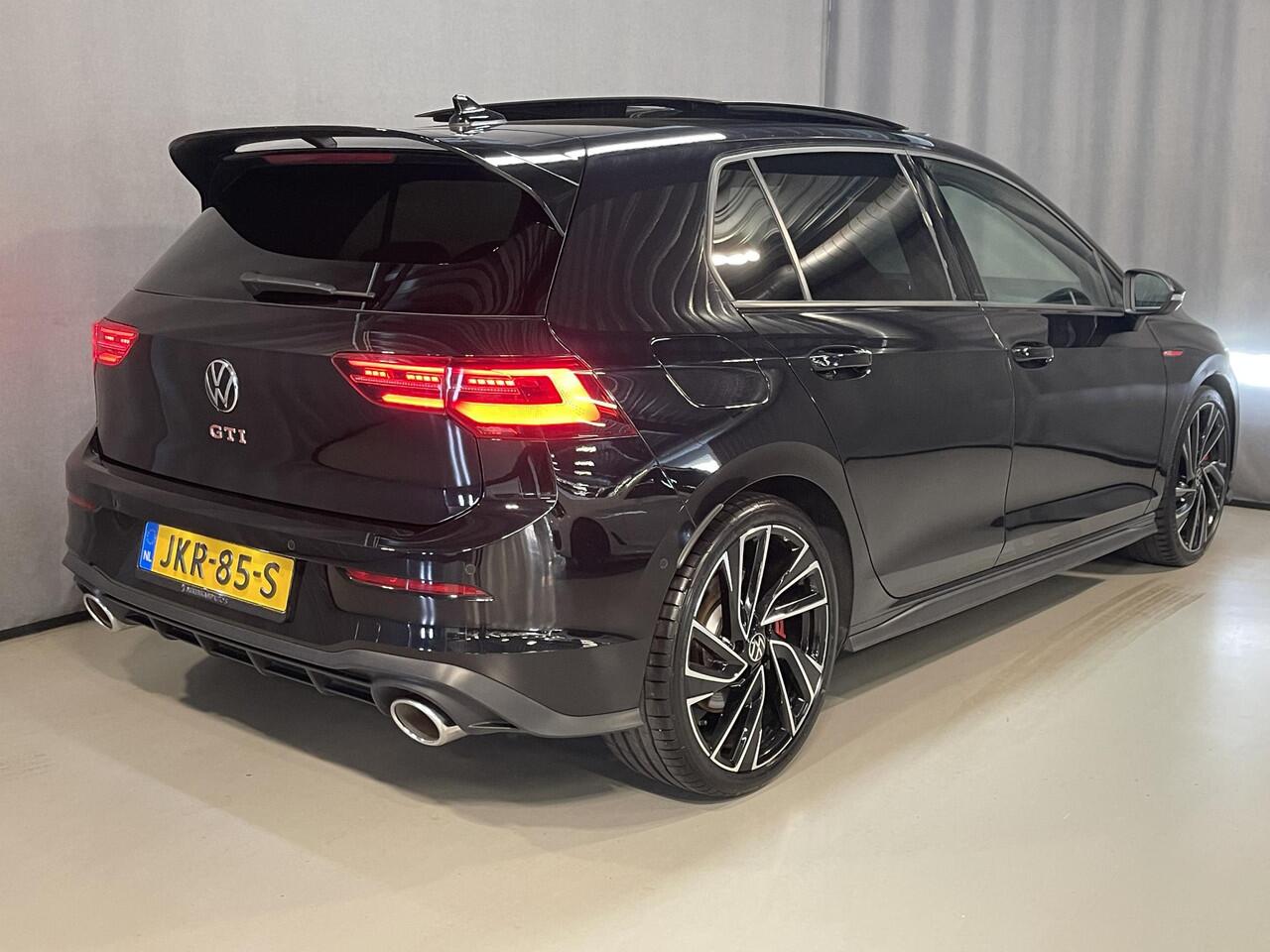 Volkswagen GOLF 2.0 TSI GTI Clubsport 19"/Panoramadak/H&K/IQ Lights/Black style/Dodehoek/Stoel + stuurverwarming/Keyless/Apple Carplay & Android Auto