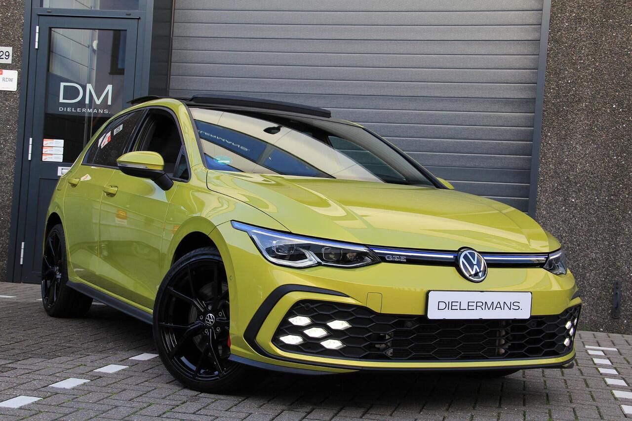 Volkswagen GOLF 1.4 eHybrid GTE Full option | Pano | Head up | IQ | LED verstralers | 19' Estoril | Stoelverwarming | Camera's | Parkeersensoren | Carplay |
