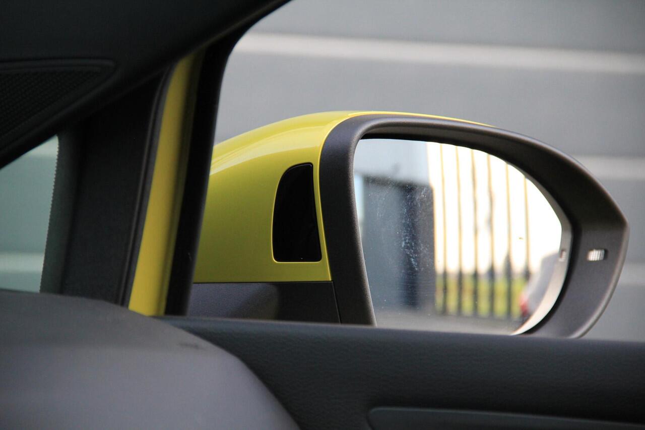 Volkswagen GOLF 1.4 eHybrid GTE Full option | Pano | Head up | IQ | LED verstralers | 19' Estoril | Stoelverwarming | Camera's | Parkeersensoren | Carplay |