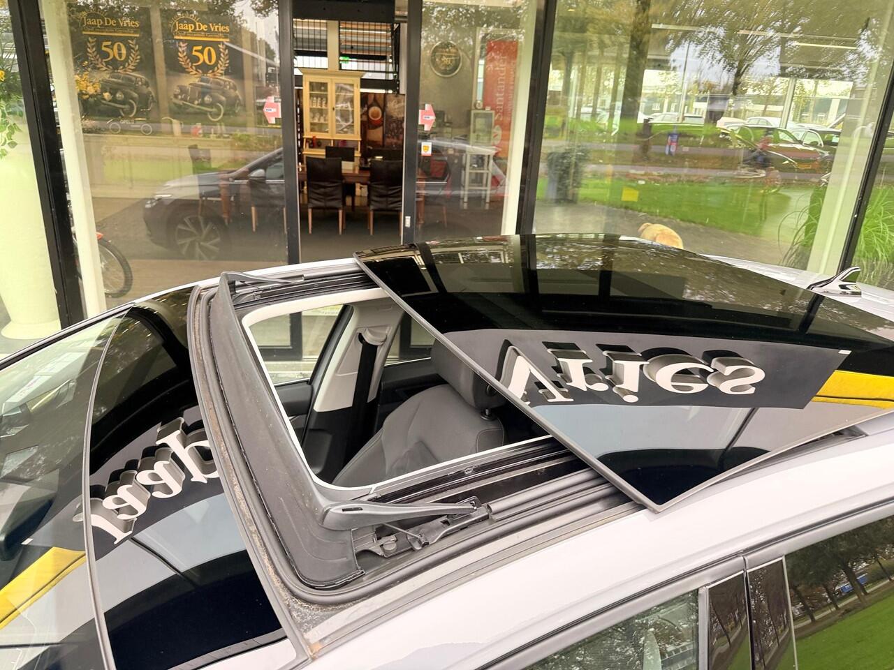 Volkswagen GOLF 1.5 eTSI Style