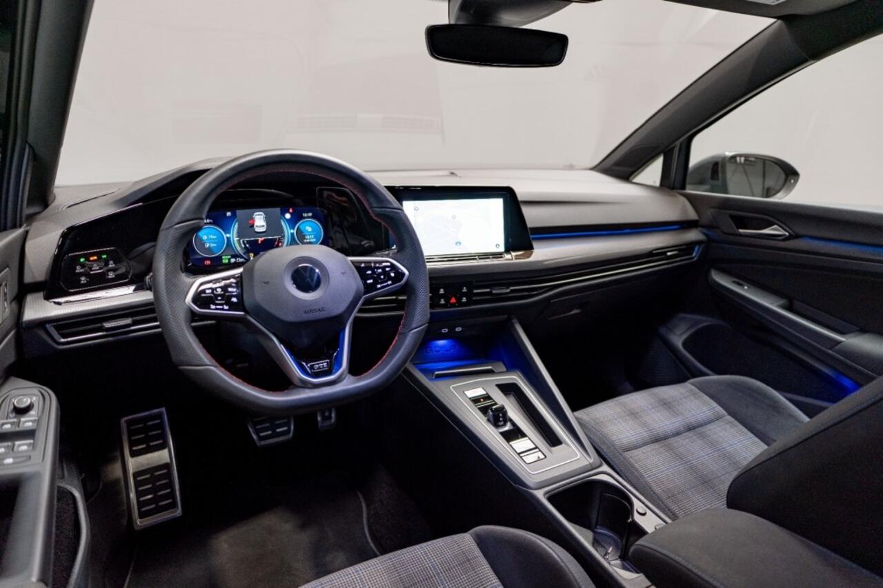 Volkswagen GOLF GTE 245 PK Hybrid, Keyless, 18 Inch, Sportstoelen, Head-up, Dolphin Grey Metallic