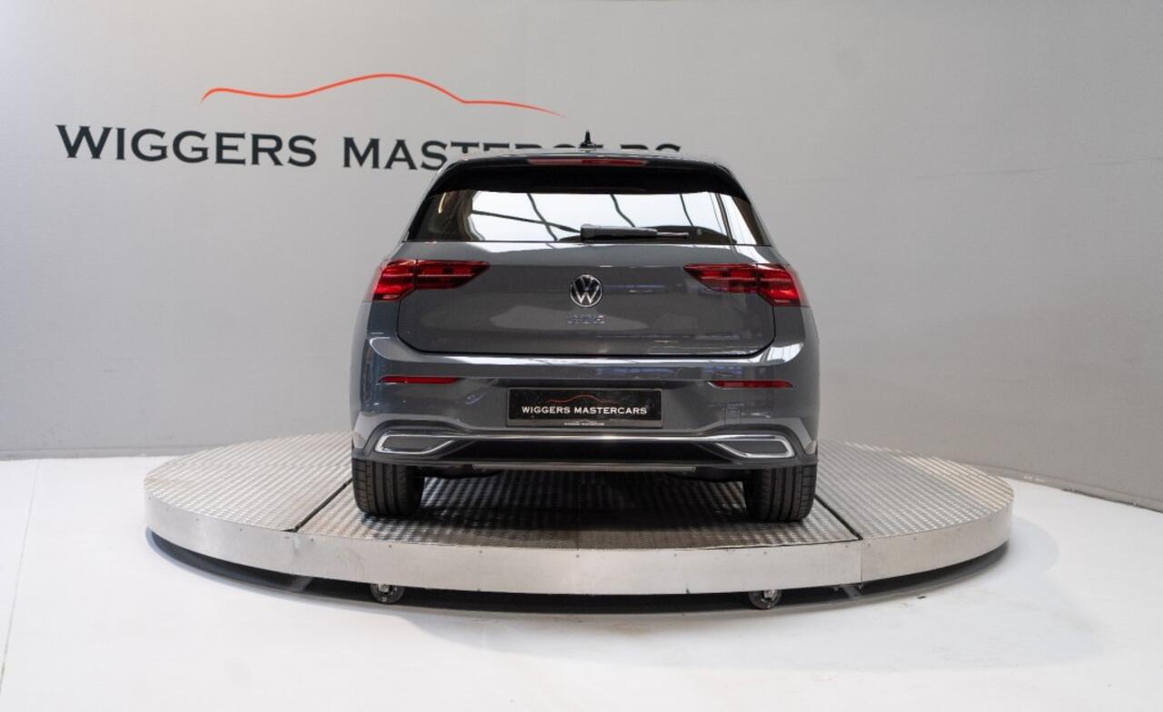 Volkswagen GOLF GTE 245 PK Hybrid, Keyless, 18 Inch, Sportstoelen, Head-up, Dolphin Grey Metallic
