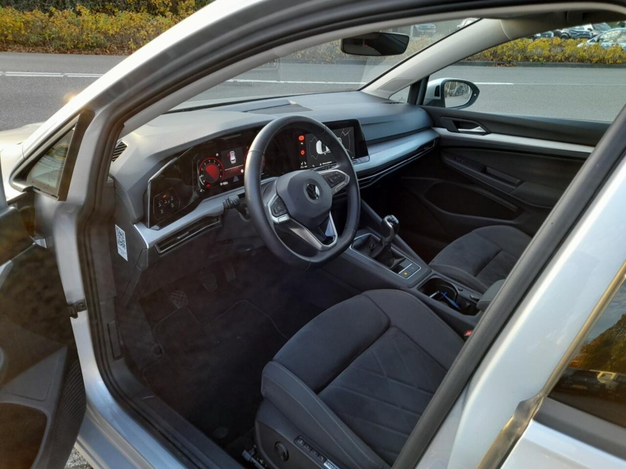 Volkswagen GOLF 1.5 TSI VARIANT BUSINESS IQ-LIGHT TREKHAAK VIRTUAL DASHB. MEMORY