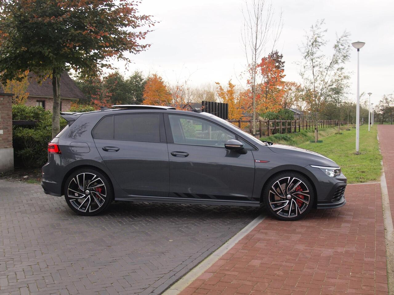 Volkswagen GOLF 2.0 TSI GTI | Panoramadak | Camera | Apple Carplay | Cruise Control | Automaat |