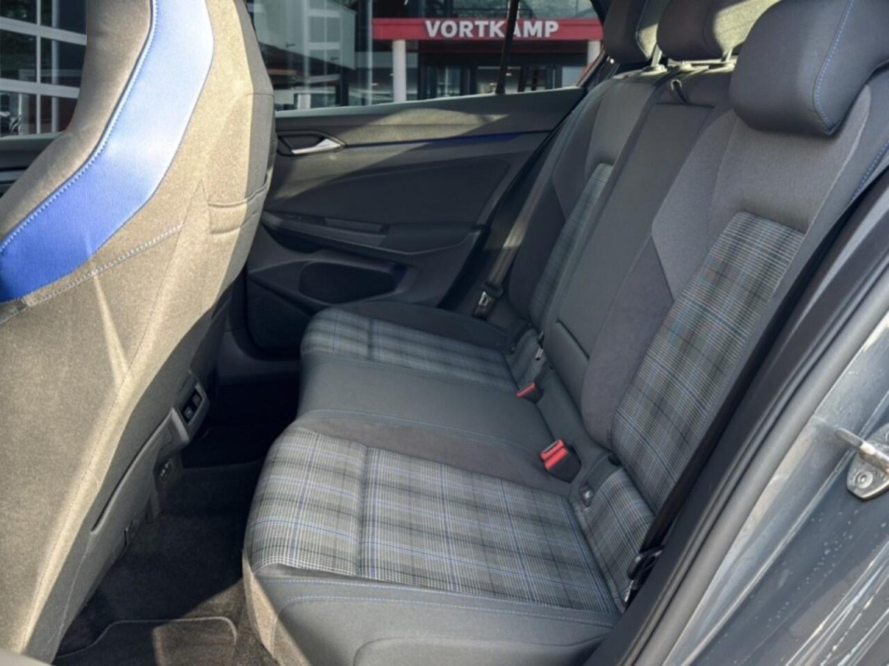 Volkswagen GOLF 1.4 TSI DSG GTE NAVI/CARPLAY/ACC/PDC/STOEL-STUURVERW