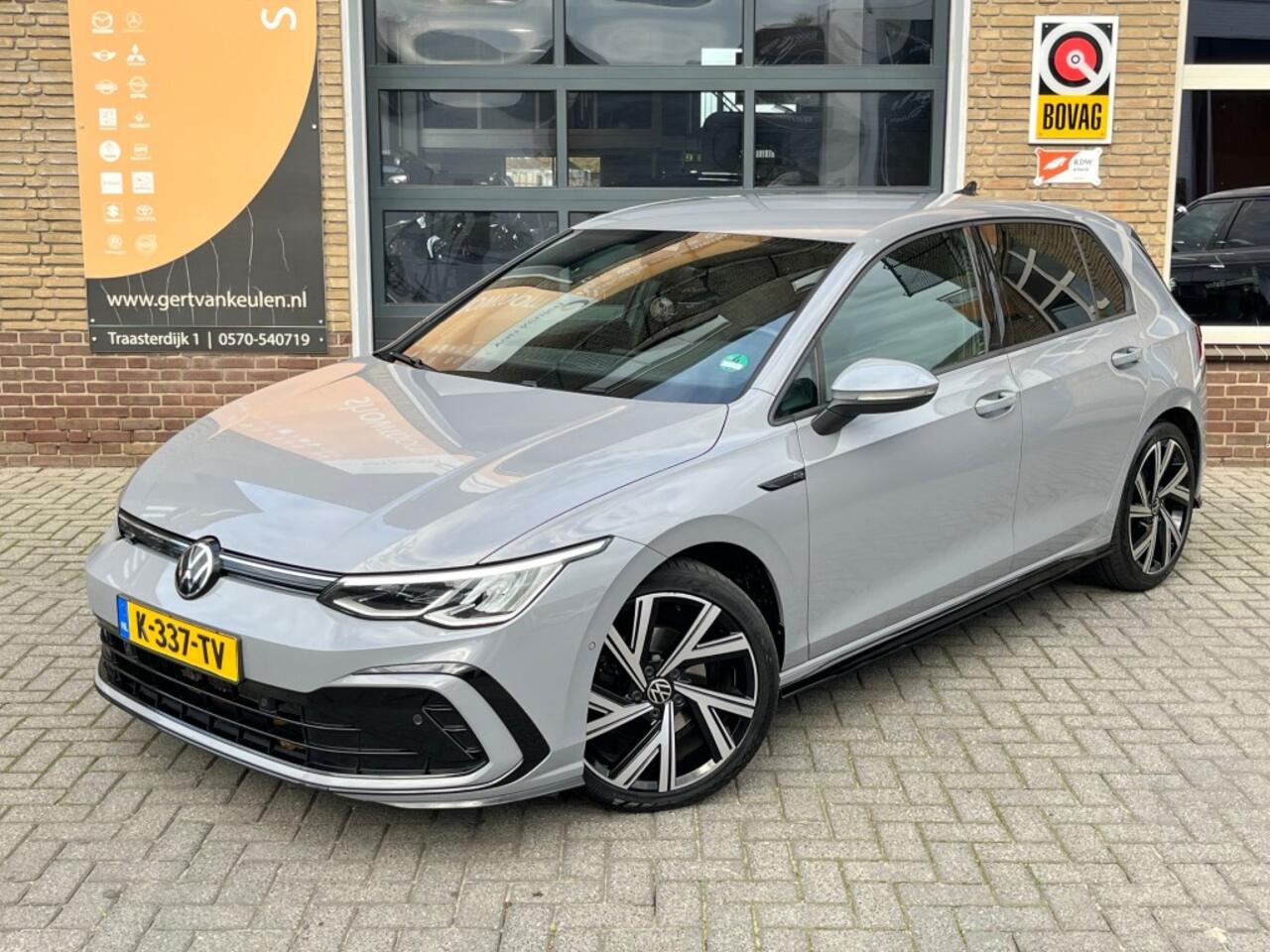 Volkswagen GOLF 1.5 eTSI 150PK R-LINE AUTOMAAT/CARPLAY/LED/18/MOONSTONEGREY/NL-AUTO