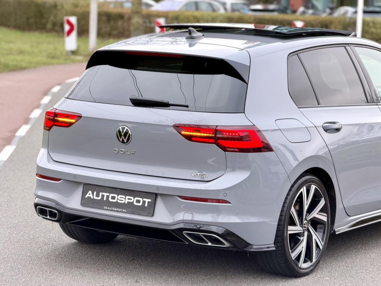 Volkswagen GOLF 1.5 eTSI R-Line Pano Navi ACC H&K IQ Light