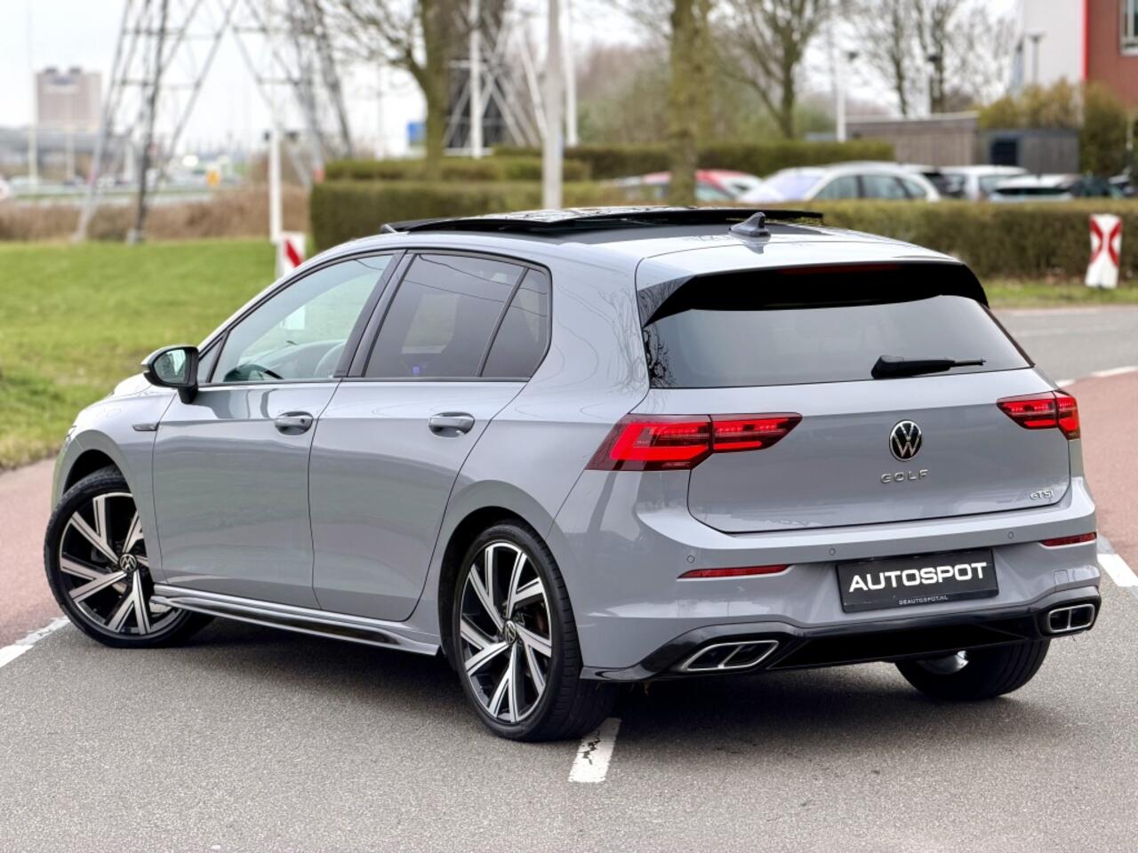 Volkswagen GOLF 1.5 eTSI R-Line Pano Navi ACC H&K IQ Light