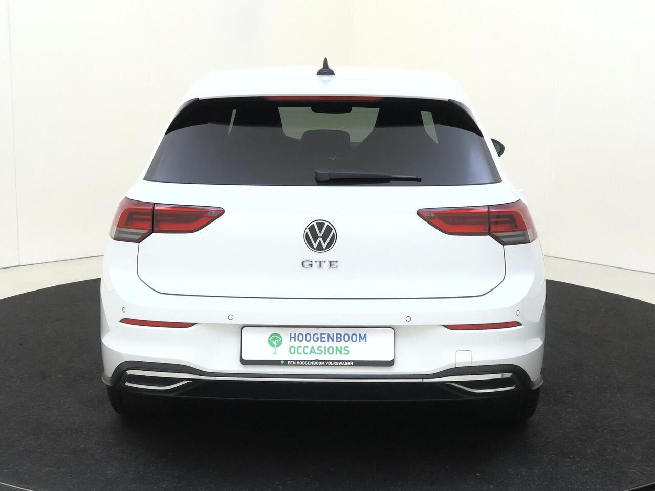 Volkswagen GOLF 1.4 eHybrid GTE | SoH 93% | Adaptieve cruise control | Dodehoek detectie | Stoel- en stuurwielverwarming | Keyless | Achteruitrijcamera | Navigatie | Parkeerassistent |