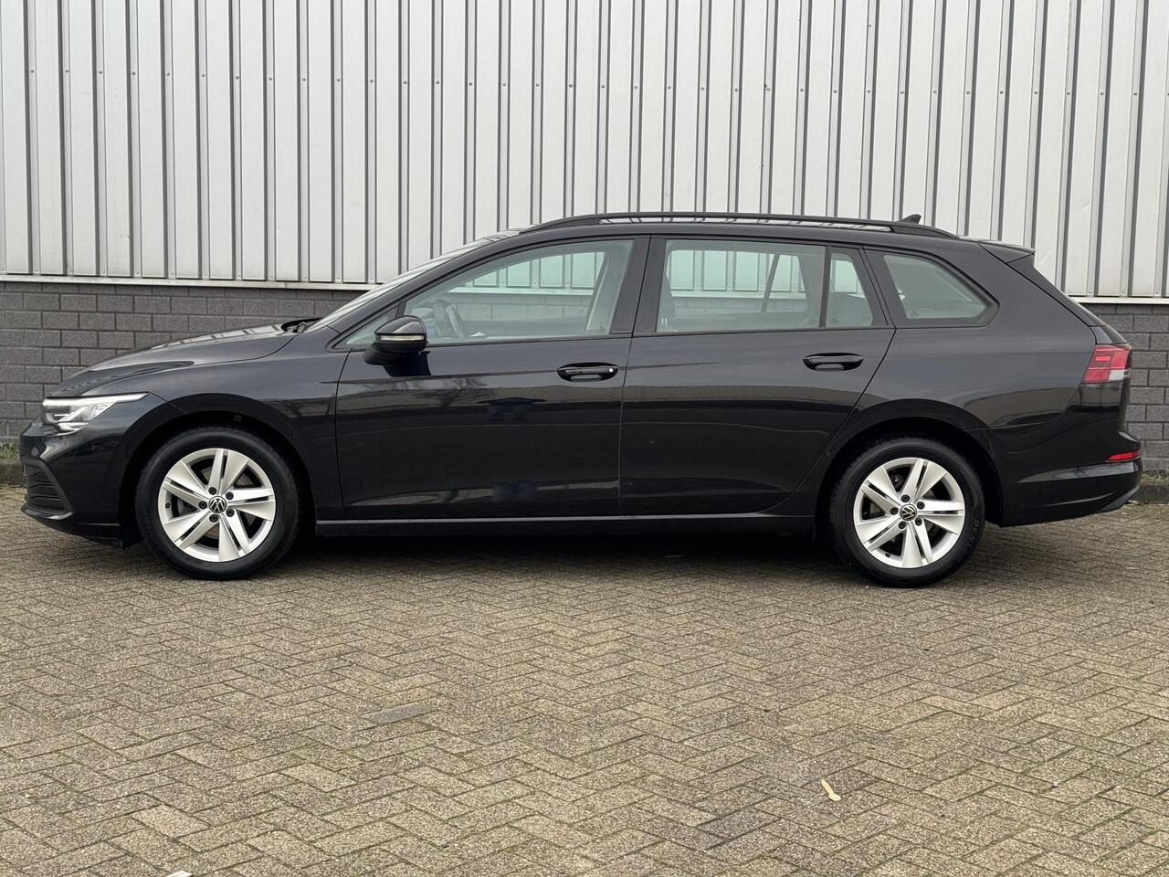 Volkswagen GOLF Variant 1.0 eTSI Life Golf VIII | Automaat | Camara | Stuurverwarming | ACC | Apple CarPlay