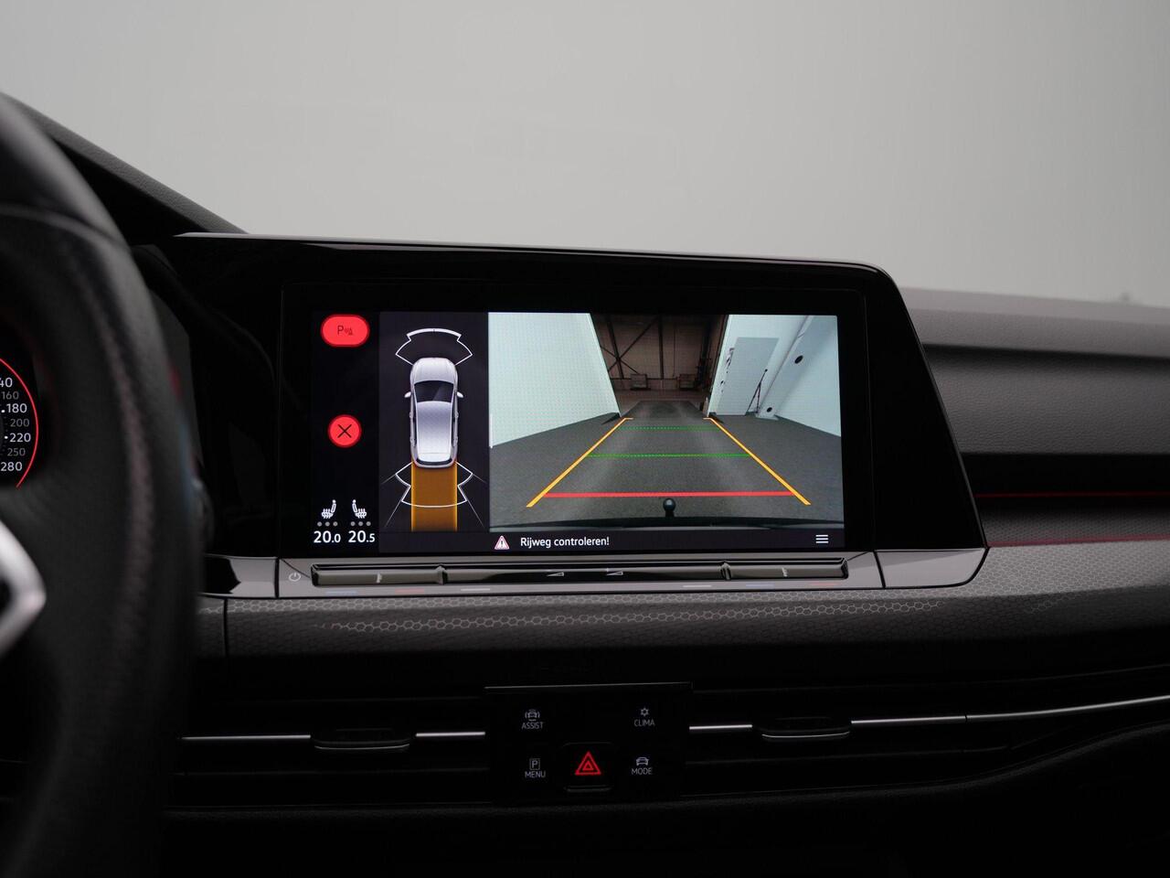 Volkswagen GOLF 2.0 TSI 300 pk DSG GTI Clubsport | Panoramadak | Adaptief sportonderstel | Harman/Kardon | Head-up display | IQ Light