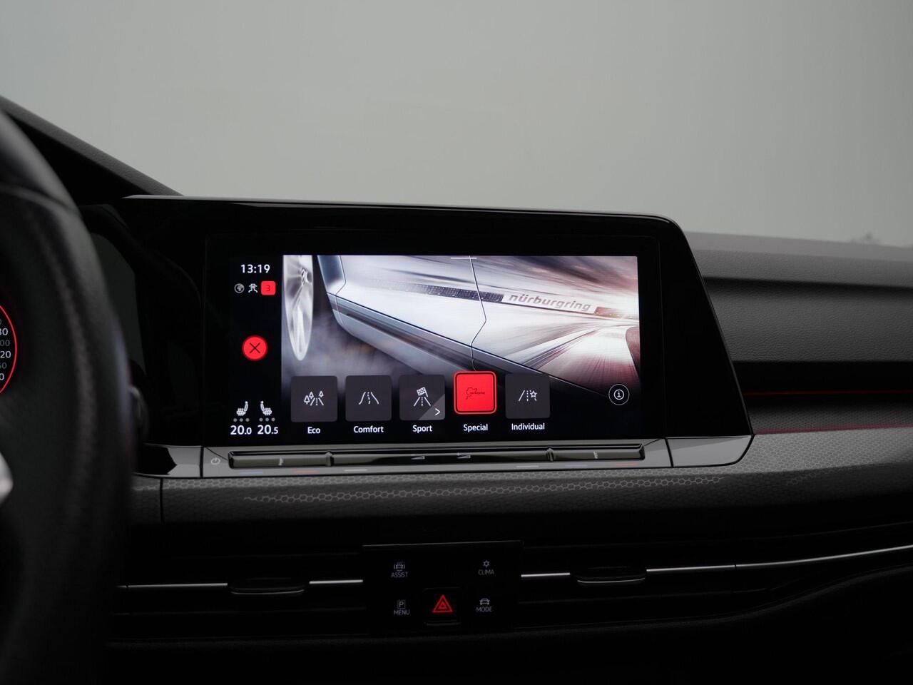 Volkswagen GOLF 2.0 TSI 300 pk DSG GTI Clubsport | Panoramadak | Adaptief sportonderstel | Harman/Kardon | Head-up display | IQ Light