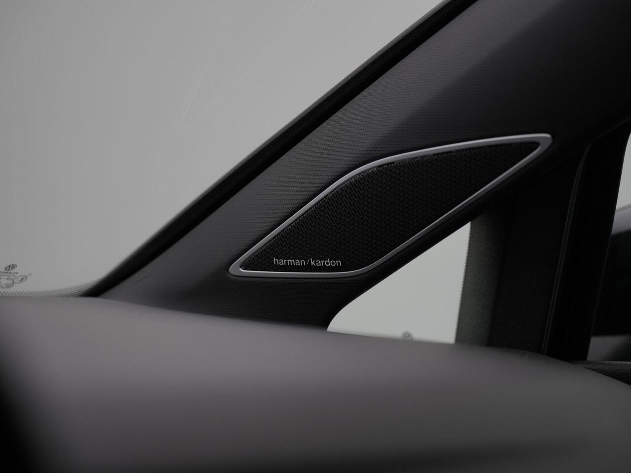 Volkswagen GOLF 2.0 TSI 300 pk DSG GTI Clubsport | Panoramadak | Adaptief sportonderstel | Harman/Kardon | Head-up display | IQ Light