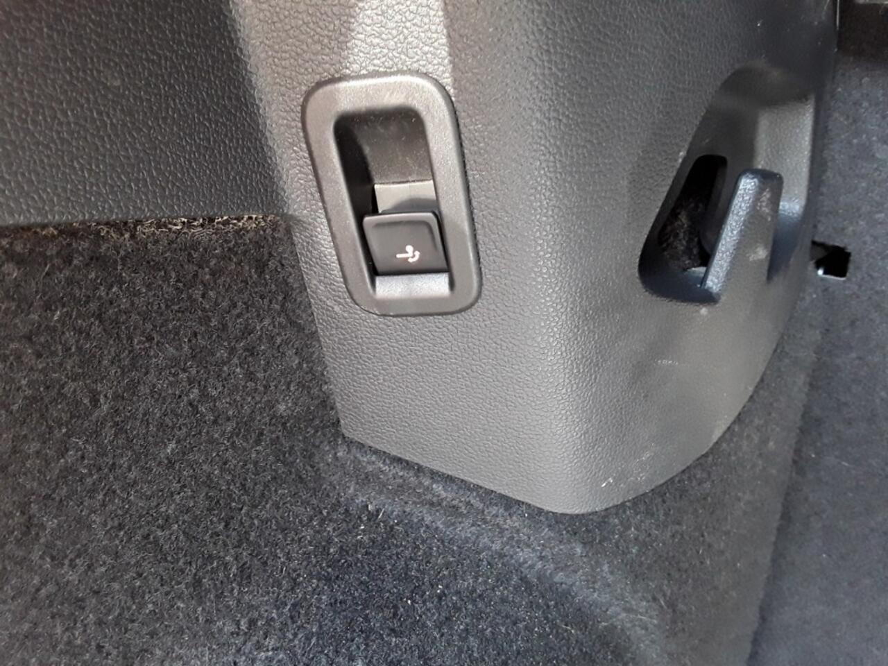 Volkswagen GOLF 2.0 TDI DSG STYLE UNITED / NAVI / ACC