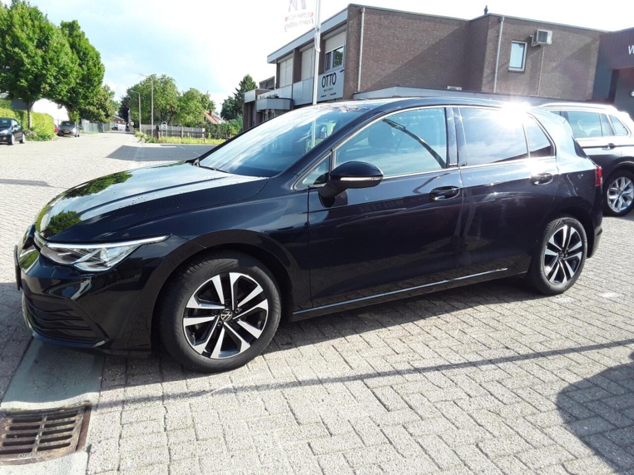 Volkswagen GOLF 2.0 TDI DSG STYLE UNITED / NAVI / ACC