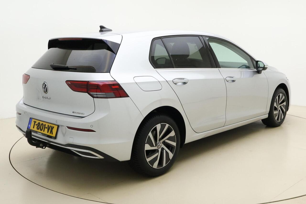 Volkswagen GOLF 1.4 eHybrid Style 204pk | DSG | Trekhaak | Navigatie |Apple Carplay/Android Auto | Adapt. Cruise | 3-Zone Clim. Control | LED koplampen