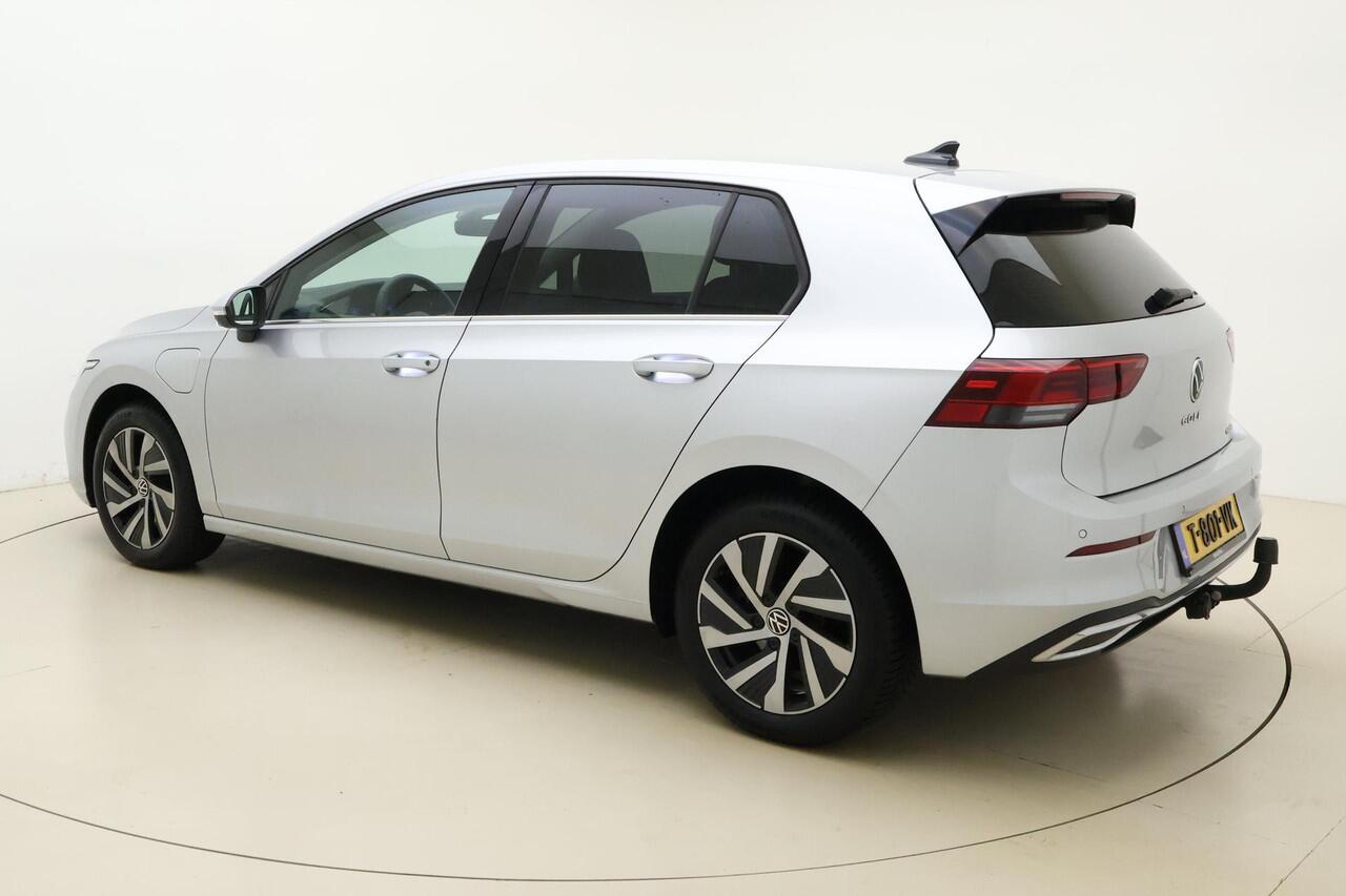 Volkswagen GOLF 1.4 eHybrid Style 204pk | DSG | Trekhaak | Navigatie |Apple Carplay/Android Auto | Adapt. Cruise | 3-Zone Clim. Control | LED koplampen