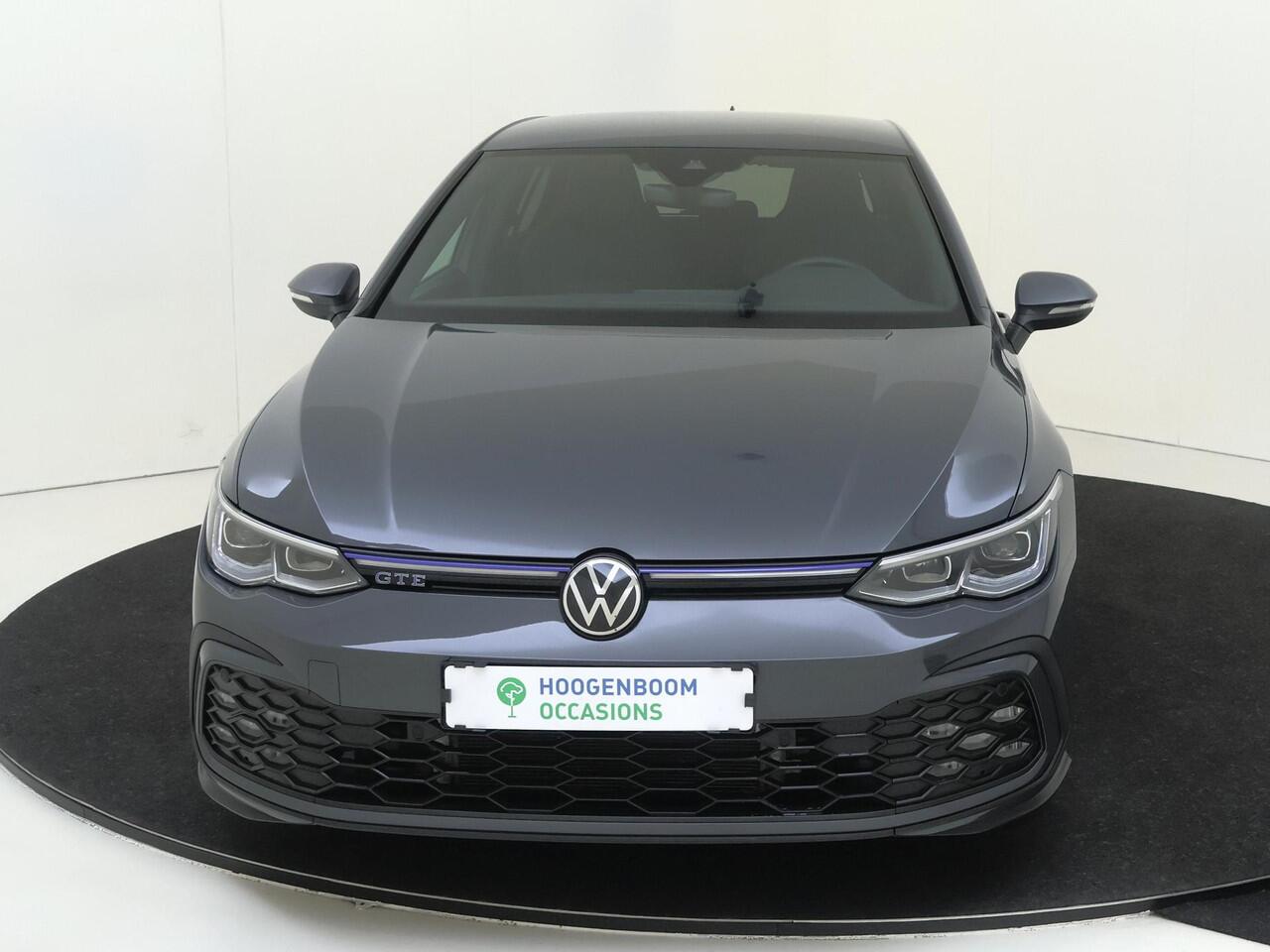 Volkswagen GOLF 1.4 eHybrid GTE | SoH 97% | Adaptieve cruise control | Achteruitrijcamera | Parkeerassistent | 3-zone airco | Dodehoek detectie | Keyless | Stoel- en stuurwielverwarming | Electronic climate control | CarPlay |
