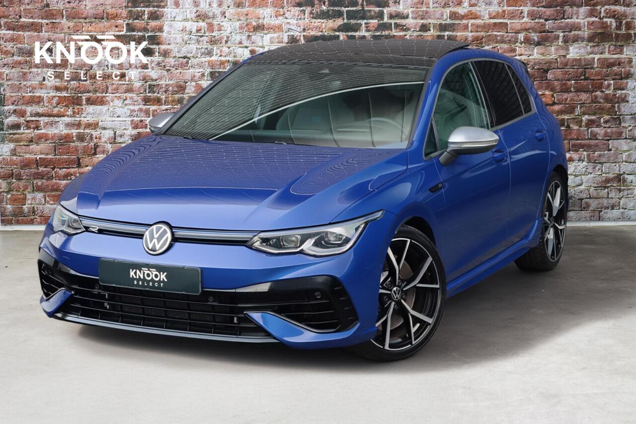 Volkswagen GOLF 2.0 TSI R 4Motion / Adaptief Onderstel / Harman Kardon / 100% Historie / Panoramadak / LED / 19 Inch / Head-Up Display / Sportstoelen / Stoelverwarming / Stuurwiel Verwarmd / Dodehoek Detectie