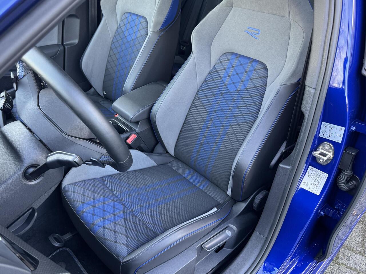 Volkswagen GOLF 2.0 TSI R 4Motion / Adaptief Onderstel / Harman Kardon / 100% Historie / Panoramadak / LED / 19 Inch / Head-Up Display / Sportstoelen / Stoelverwarming / Stuurwiel Verwarmd / Dodehoek Detectie