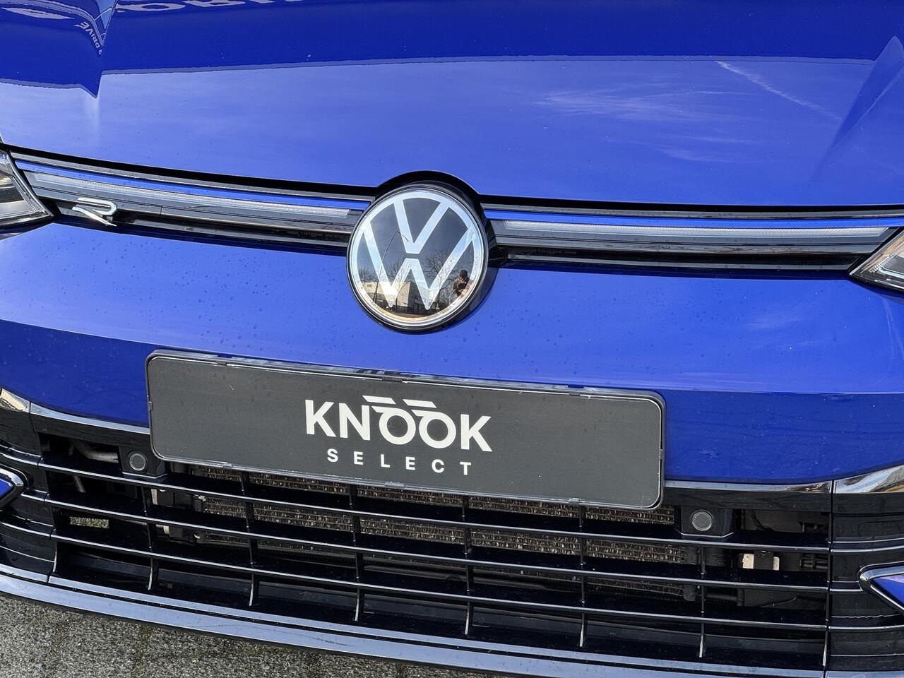 Volkswagen GOLF 2.0 TSI R 4Motion / Adaptief Onderstel / Harman Kardon / 100% Historie / Panoramadak / LED / 19 Inch / Head-Up Display / Sportstoelen / Stoelverwarming / Stuurwiel Verwarmd / Dodehoek Detectie