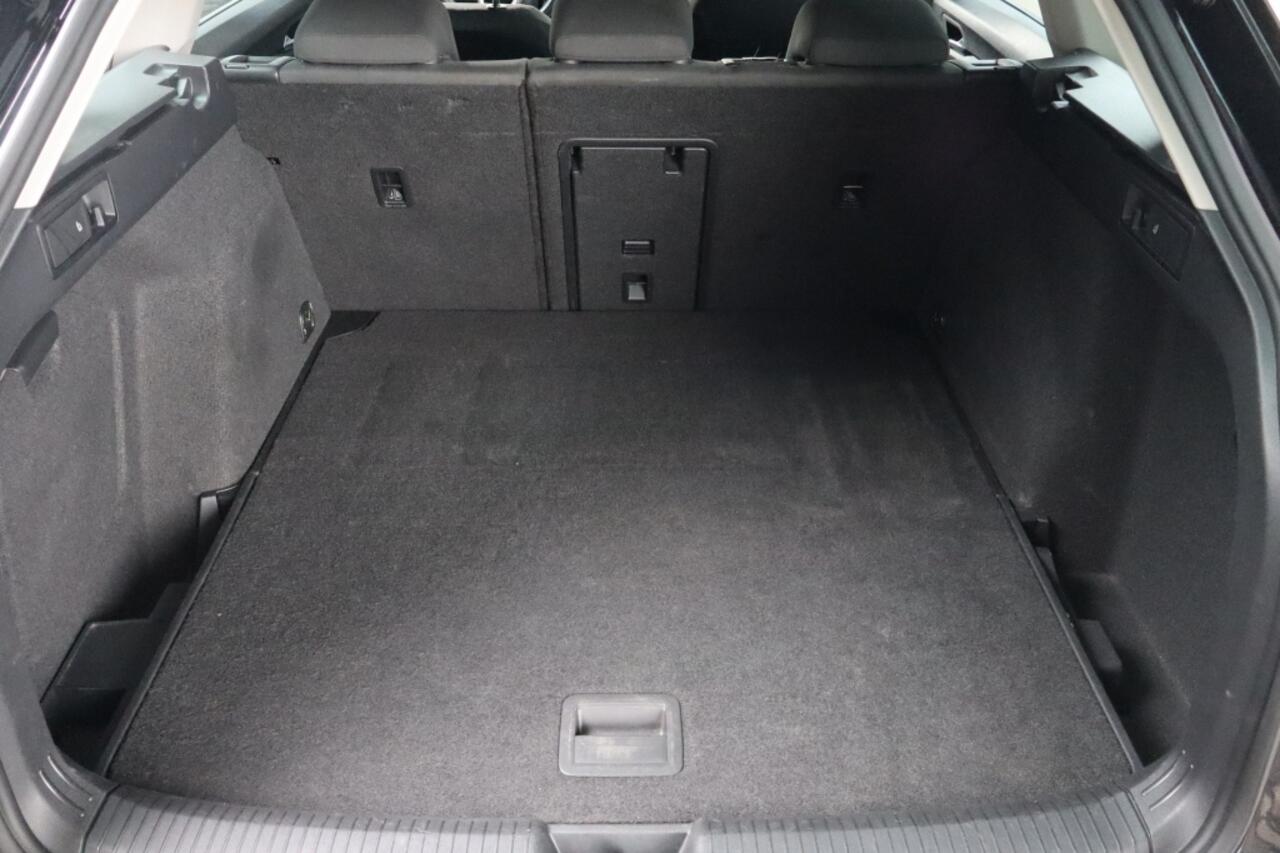 Volkswagen GOLF 1.5 eTSI Style | Geen import | Navi | Cruise | Sfeerverlichting