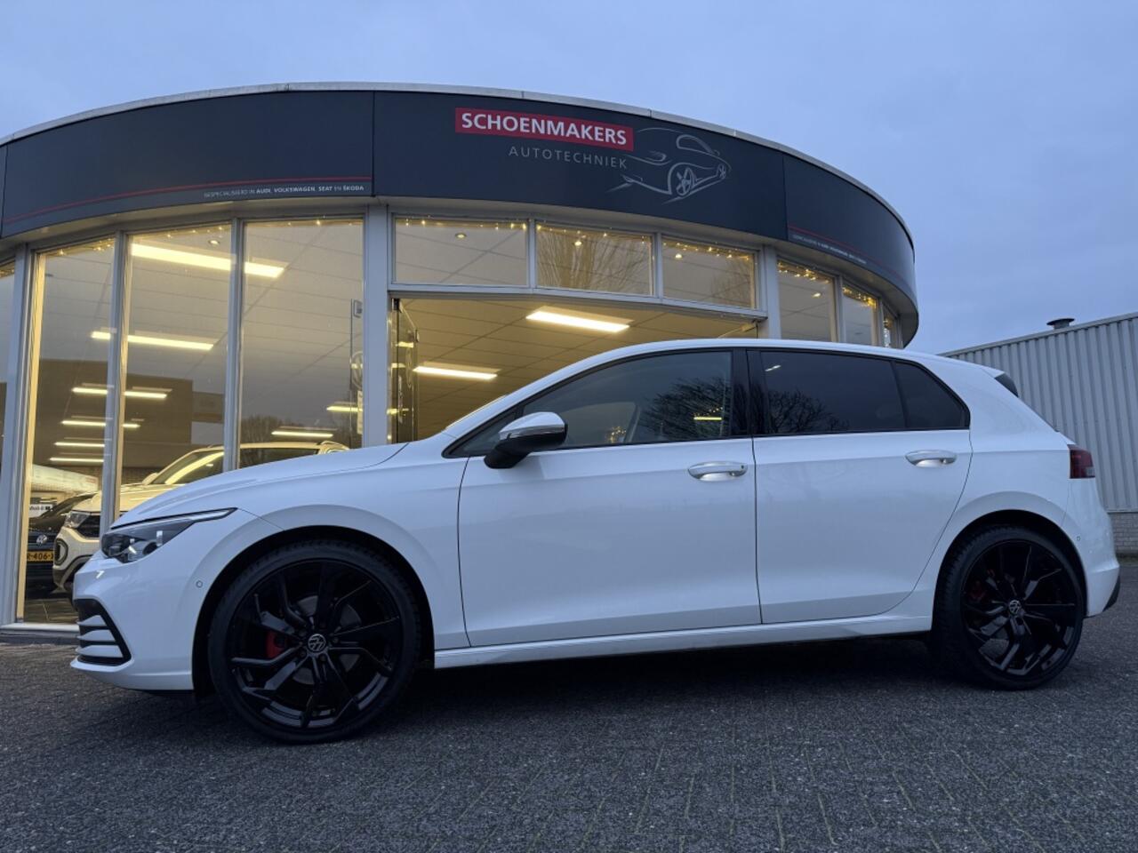 Volkswagen GOLF 1.0 eTSI Life Bns
