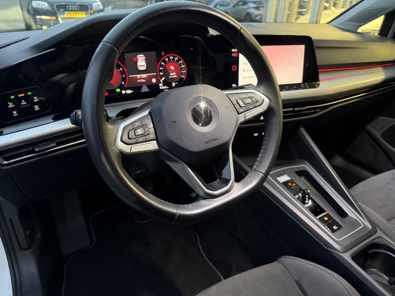 Volkswagen GOLF 1.0 eTSI Life Bns