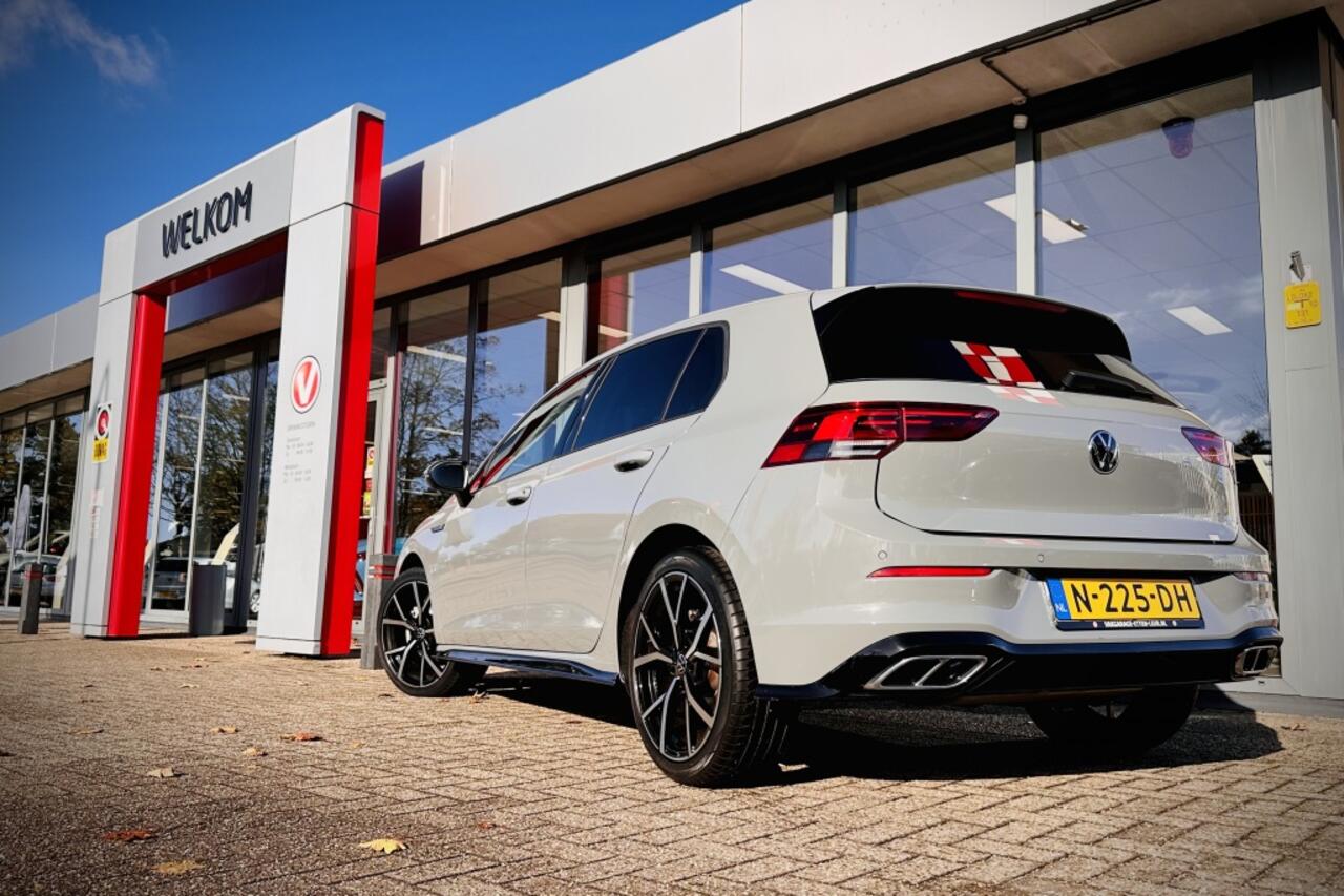 Volkswagen GOLF 1.0 eTSI Life | R-LINE PAKKET | LED | CARPLAY | VIRTUAL DASH