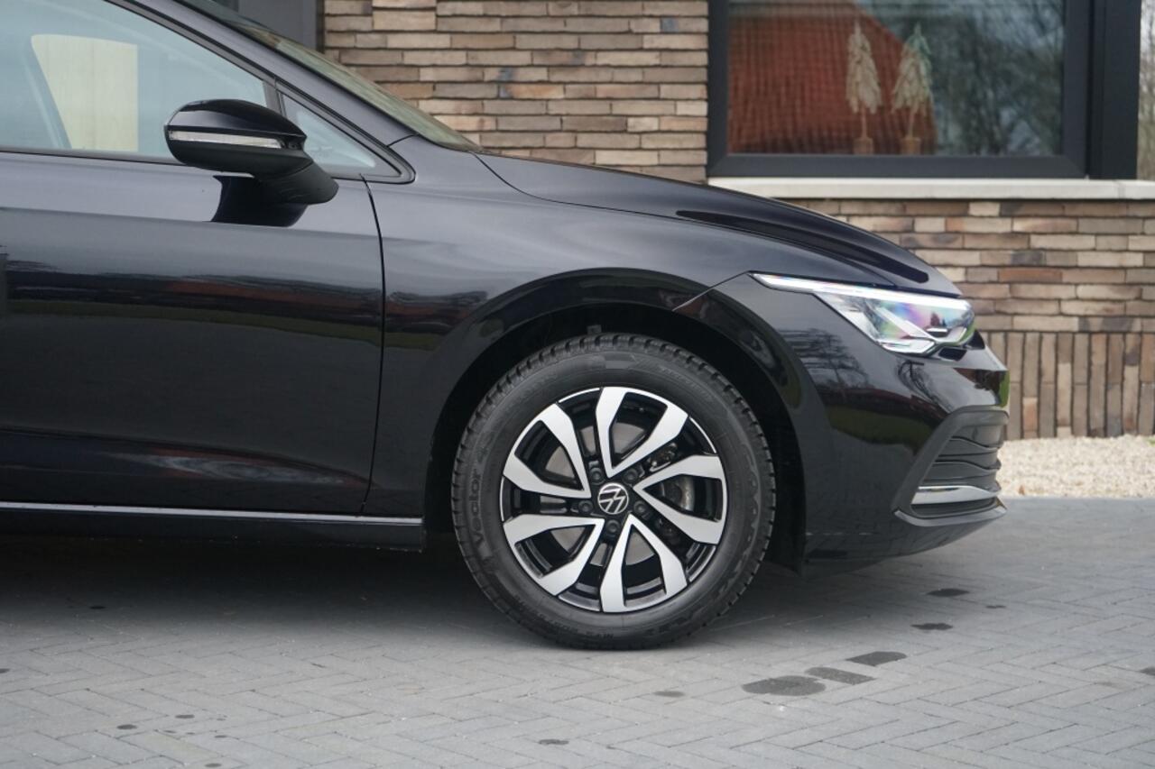 Volkswagen GOLF VIII 1.0 TSI Active