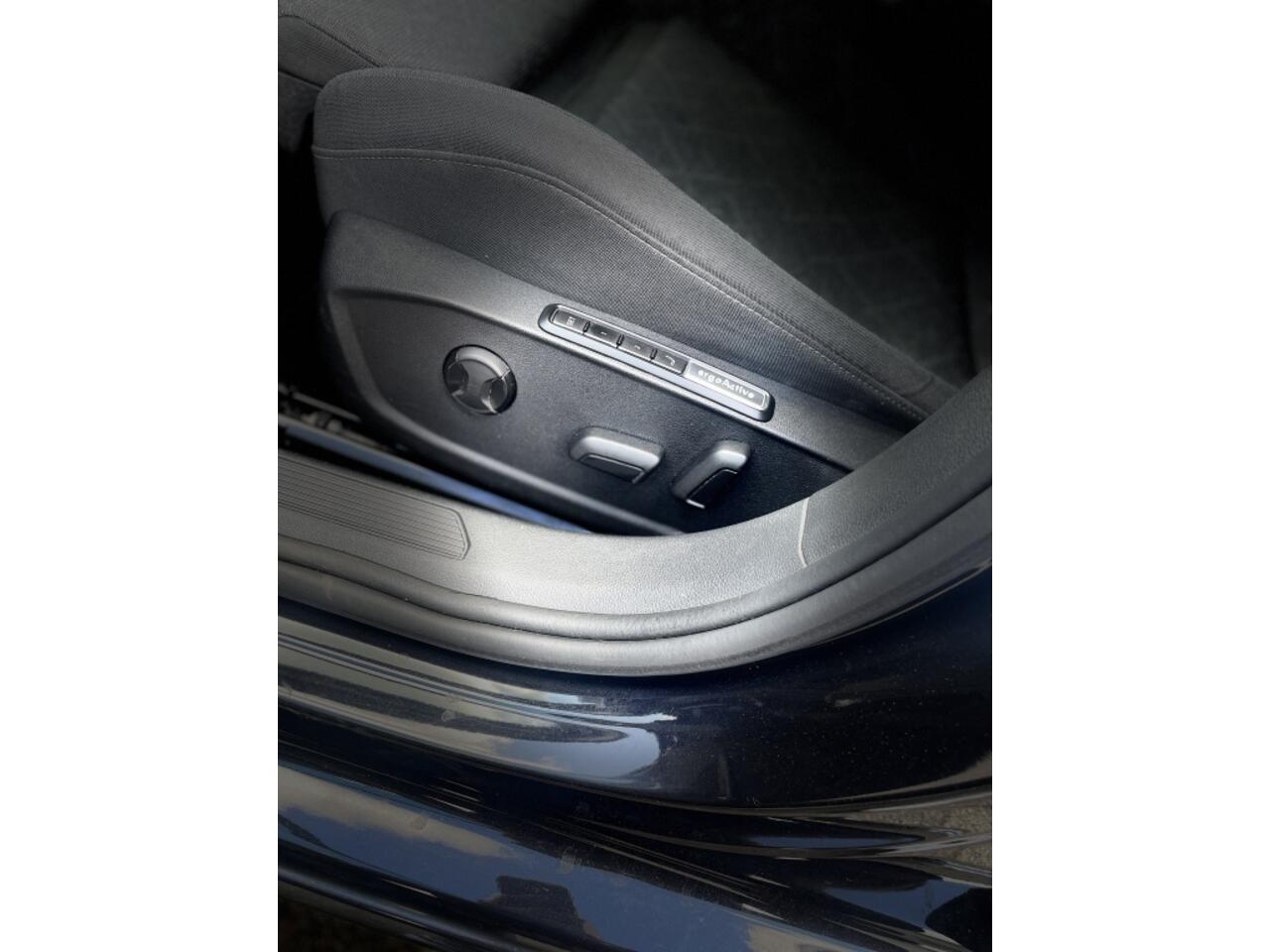 Volkswagen GOLF Variant 2.0 TDI Life.Bns Dsg(7)|IQ.drive|Trekh|Cam|Pdc|Full